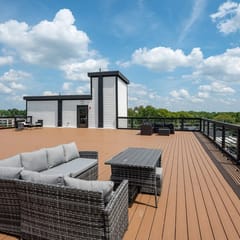 2-Bedroom Penthouse with Rooftop & Free Parking