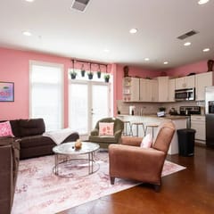 Lipstick & Boots: 3-Story West End Gem | Private Garage | Walk to Vanderbilt