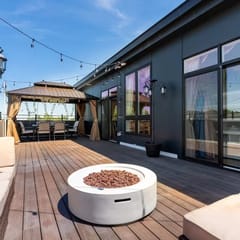 The Avery Penthouse: Two Private Rooftops, City Views, Sleeps 10