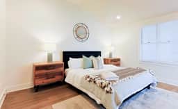 5 Points | 2 King Suites | Wet Bar + Dual Decks