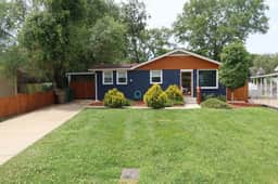 Casa Azul - Boutique 3BR Ranch with Hot Tub & King Beds