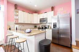Lipstick & Boots: 3-Story West End Gem | Private Garage | Walk to Vanderbilt
