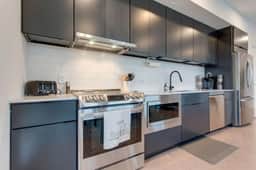 Luxury Riverfront 3BR | Walk to Nissan Stadium & Broadway | Private Garage