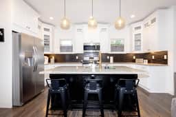 Nashville Chic | Walk to Germantown | Deck + Grill - Image 5