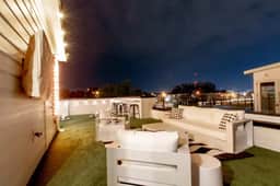 Playmate Lounge - Rooftop Hot Tub Game Room!