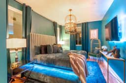 Playmate Lounge - Rooftop Hot Tub Game Room! - Image 4