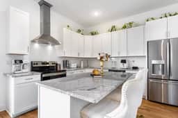 The Avery Penthouse: Two Private Rooftops, City Views, Sleeps 10 - Image 4