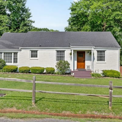 Trendy East Nashville Home | Huge Fenced Yard & Deck | 4 Free Parking Spots