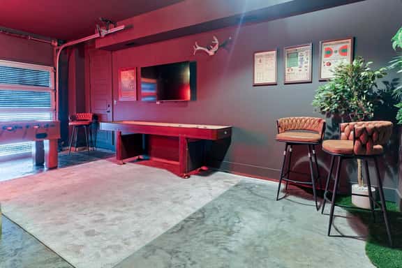3 King Beds | 3 Min to Stadium | Games & Garage - Image 1