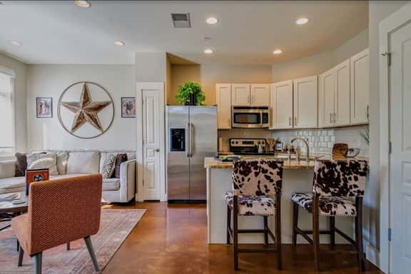 Walk to Vanderbilt: 3-Story Townhome w/ Private Garage - Image 1