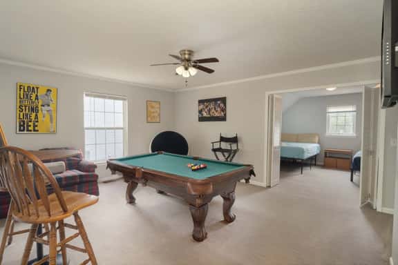 Charming Home w/ Game Room *15 Mins to Broadway! - Image 1