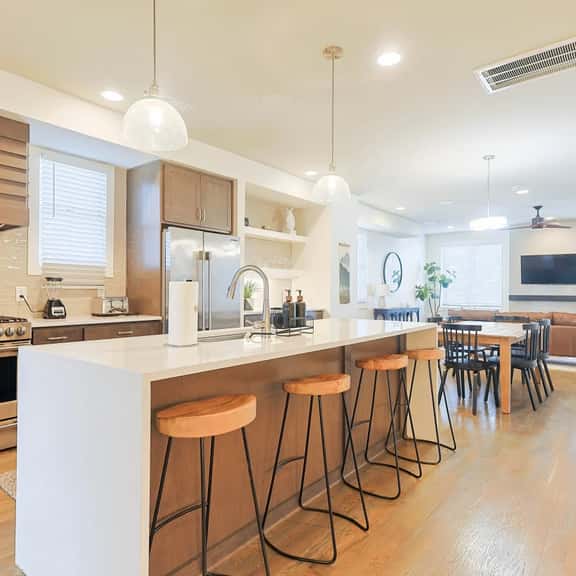 5 Points | 2 King Suites | Wet Bar + Dual Decks - Image 1