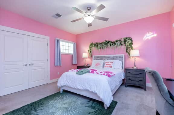 3-Story Nashville Condo | Free Parking | Sleeps 8