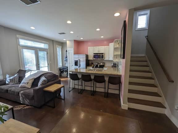 Dolly’s Dream: Pink Glam Condo | 2 Kings | Garage