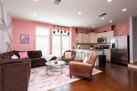 Lipstick & Boots: 3-Story West End Gem | Private Garage | Walk to Vanderbilt