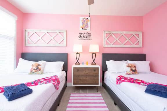 Lipstick & Boots: 3-Story West End Gem | Private Garage | Walk to Vanderbilt