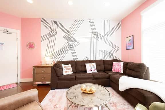 Lipstick & Boots: 3-Story West End Gem | Private Garage | Walk to Vanderbilt