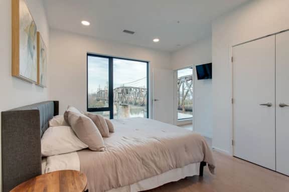 Luxury Riverfront 3BR | Walk to Nissan Stadium & Broadway | Private Garage