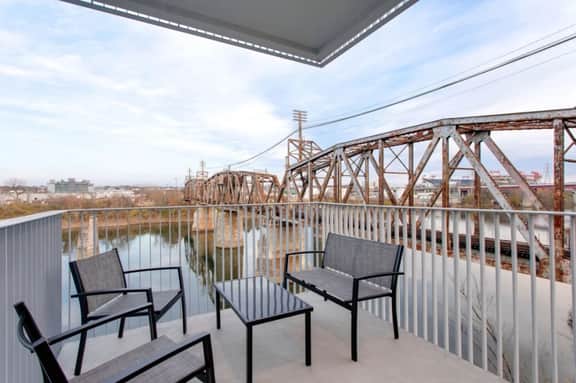 Luxury Riverfront 3BR | Walk to Nissan Stadium & Broadway | Private Garage
