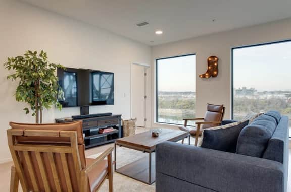 Luxury Riverfront 3BR | Walk to Nissan Stadium & Broadway | Private Garage