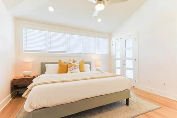Modern 4BR East Nash | Arcade + 2 Decks | 2 Kings
