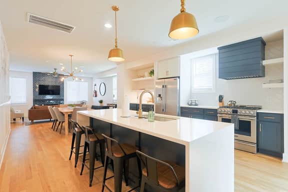 Modern 4BR East Nash | Arcade + 2 Decks | 2 Kings