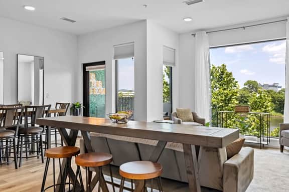 River View 2-Bedroom Apartment with Free Garage Parking