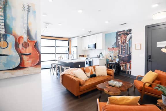The Muse Nashville Oasis: Modern 2BR | Balcony & Rooftop | Near Broadway - Image 3