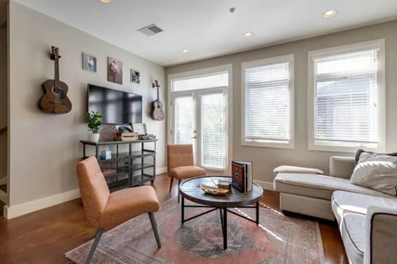 Walk to Vanderbilt: 3-Story Townhome w/ Garage