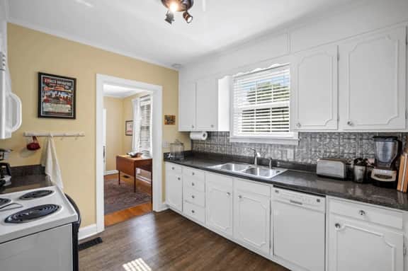 Trendy East Nashville Home | Huge Fenced Yard & Deck | 4 Free Parking Spots