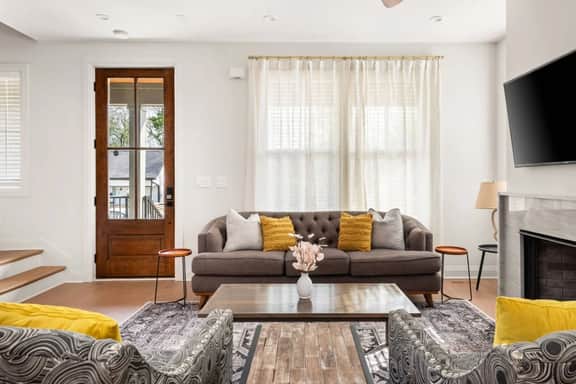 Spacious 4BR Group Retreat | Near Downtown & Germantown | Sleeps 10