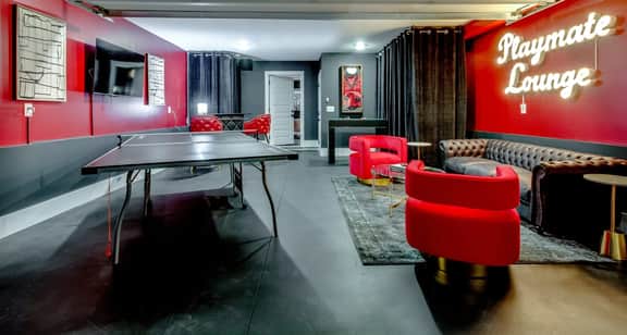 Playmate Lounge - Rooftop Hot Tub Game Room! - Image 4