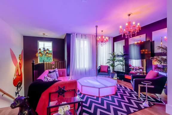 Playmate Lounge - Rooftop Hot Tub Game Room!