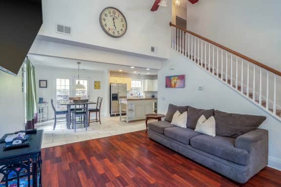 Charming Home w/ Game Room *15 Mins to Broadway! - Image 2