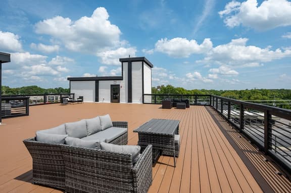 2-Bedroom Penthouse with Rooftop & Free Parking