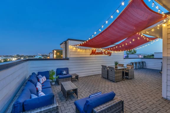 Rooftop Fire Pit + River Views | 4BR | Sleeps 12