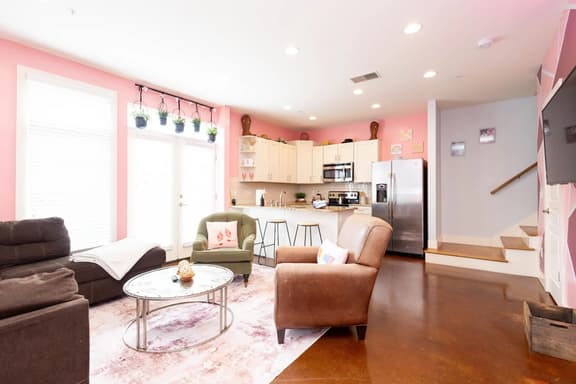 The Nashville Double-Down: 4BR Super-Condo | 6 Queens | 4 Free Parking Spots