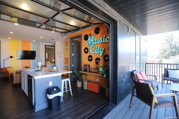 The Muse Nashville Oasis: Modern 2BR | Balcony & Rooftop | Near Broadway